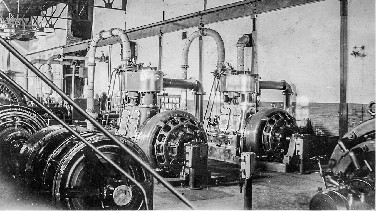 steam engines shown on post card